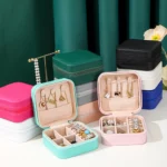 boîte de rangement mini bijoux en cuir PU